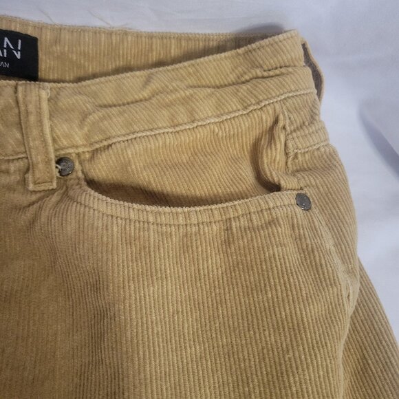 Boohoo Man 2 Tone Brown ' Skull Leg Print ' Corduroy Jeans (32) - Picture 5 of 11